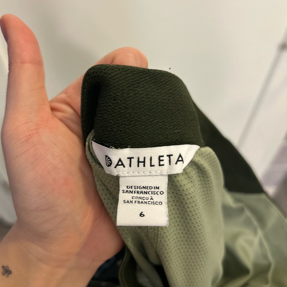 Like New Athleta Vienna Cargo Skort in Voyage Eucalyptus Olive Green - Picture 8 of 9